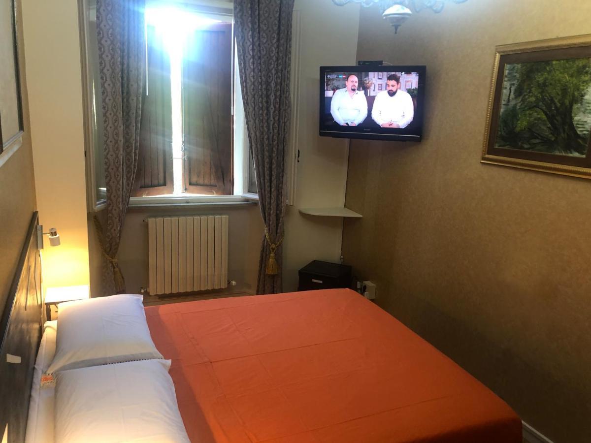 フォッソンブローネ La Finestra Sul Fiume Bed & Breakfast エクステリア 写真