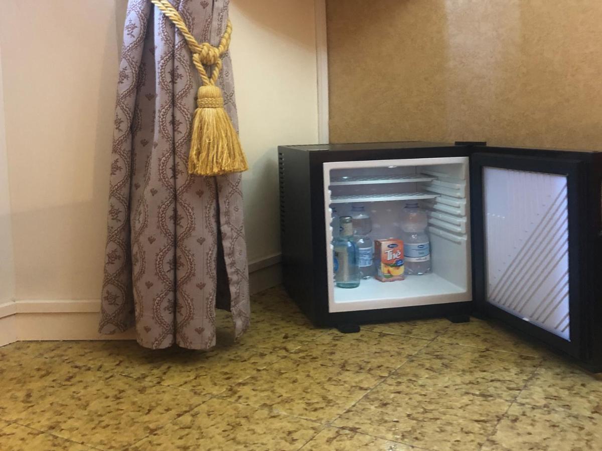 フォッソンブローネ La Finestra Sul Fiume Bed & Breakfast エクステリア 写真