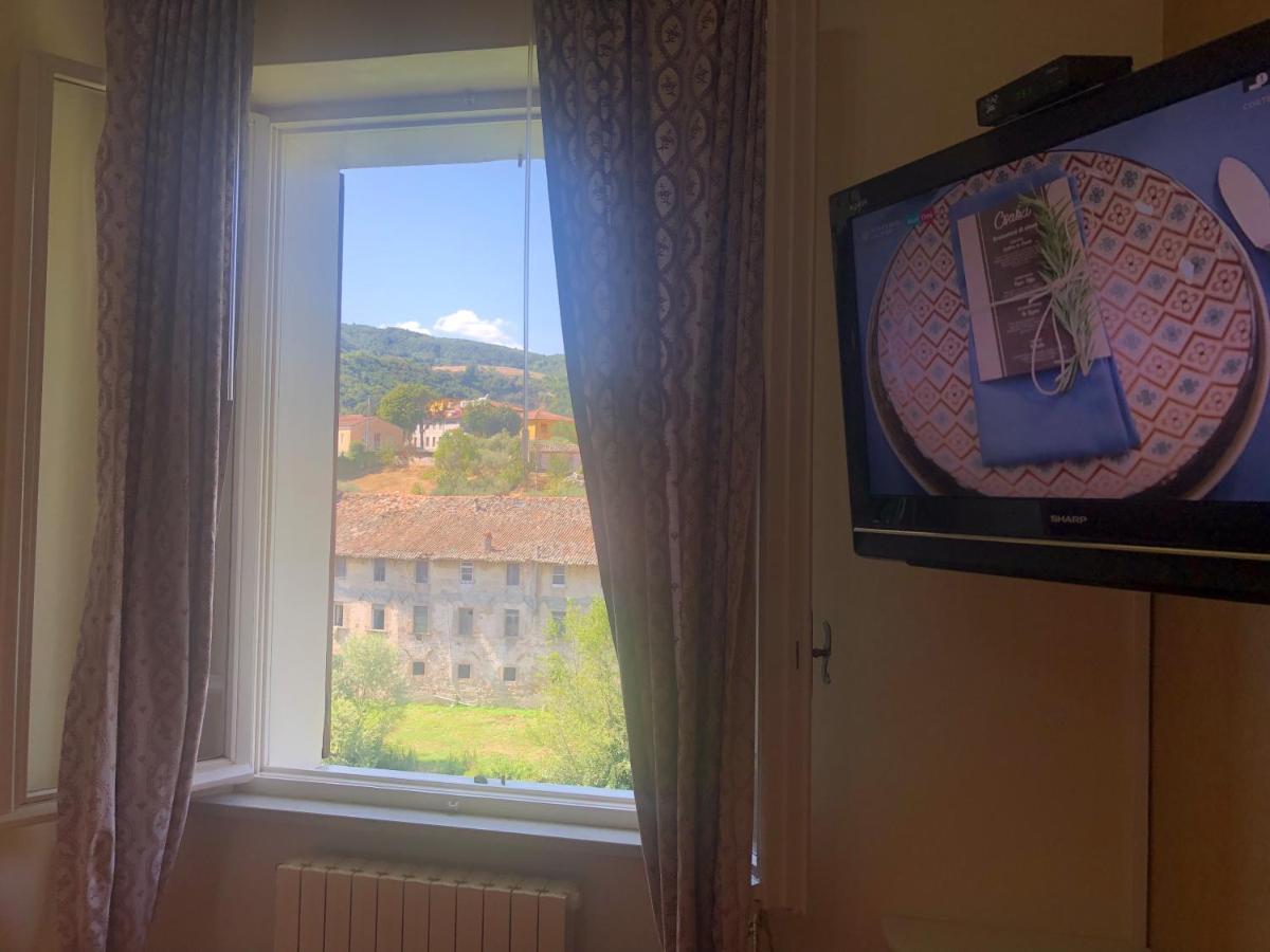 フォッソンブローネ La Finestra Sul Fiume Bed & Breakfast エクステリア 写真