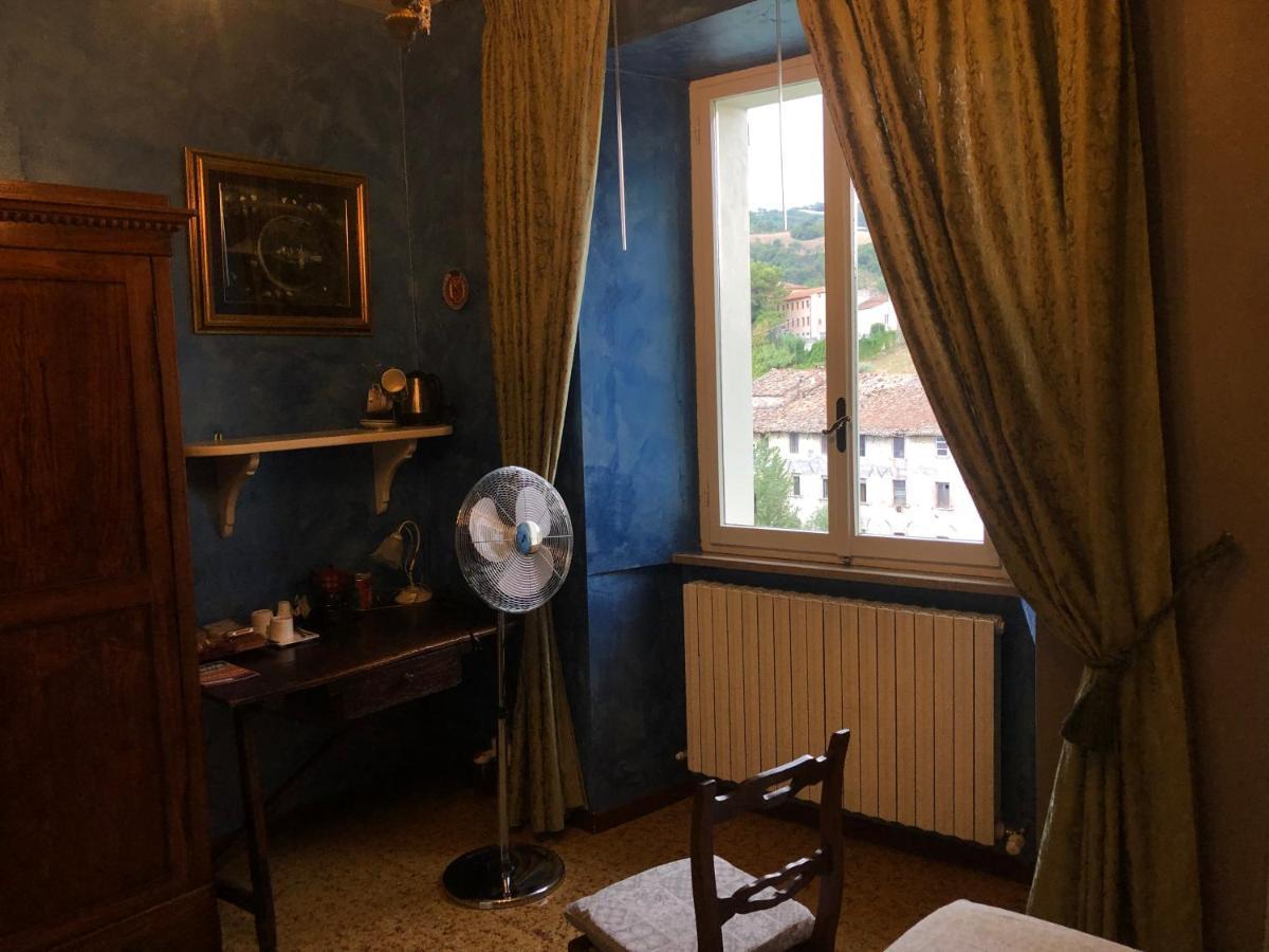 フォッソンブローネ La Finestra Sul Fiume Bed & Breakfast エクステリア 写真