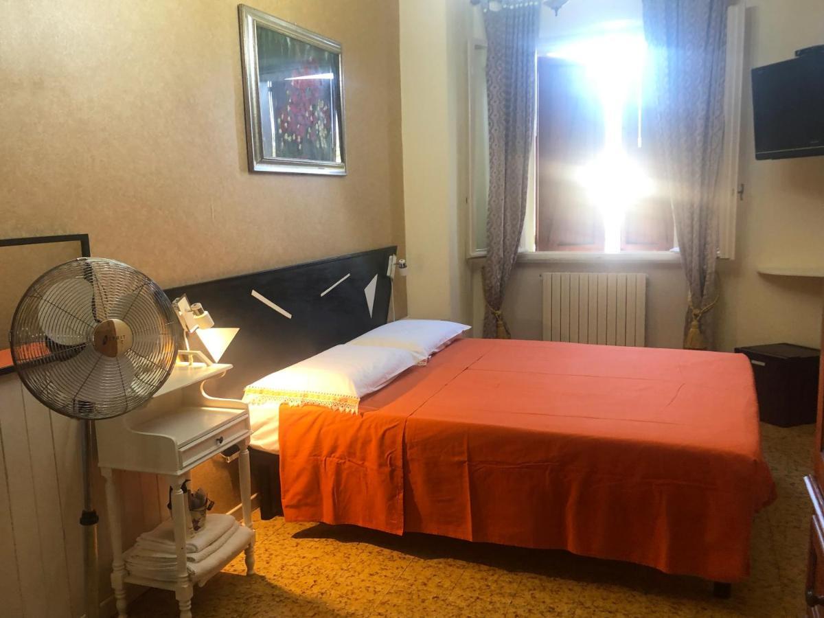 フォッソンブローネ La Finestra Sul Fiume Bed & Breakfast エクステリア 写真