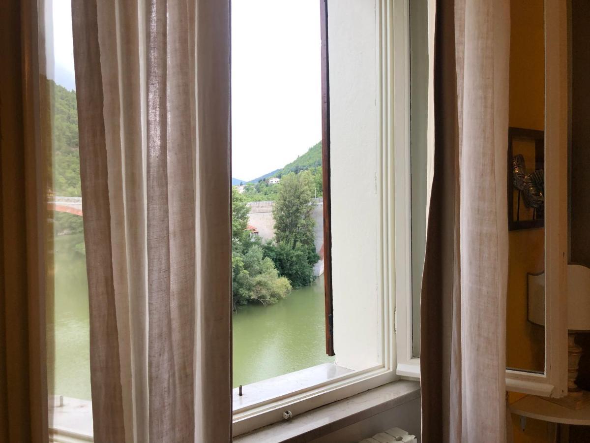 フォッソンブローネ La Finestra Sul Fiume Bed & Breakfast エクステリア 写真