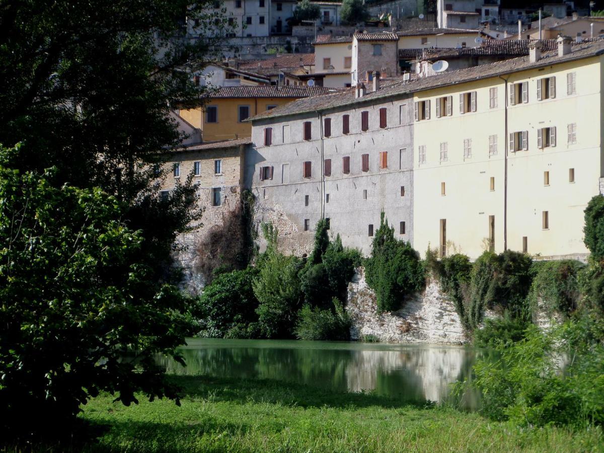 フォッソンブローネ La Finestra Sul Fiume Bed & Breakfast エクステリア 写真