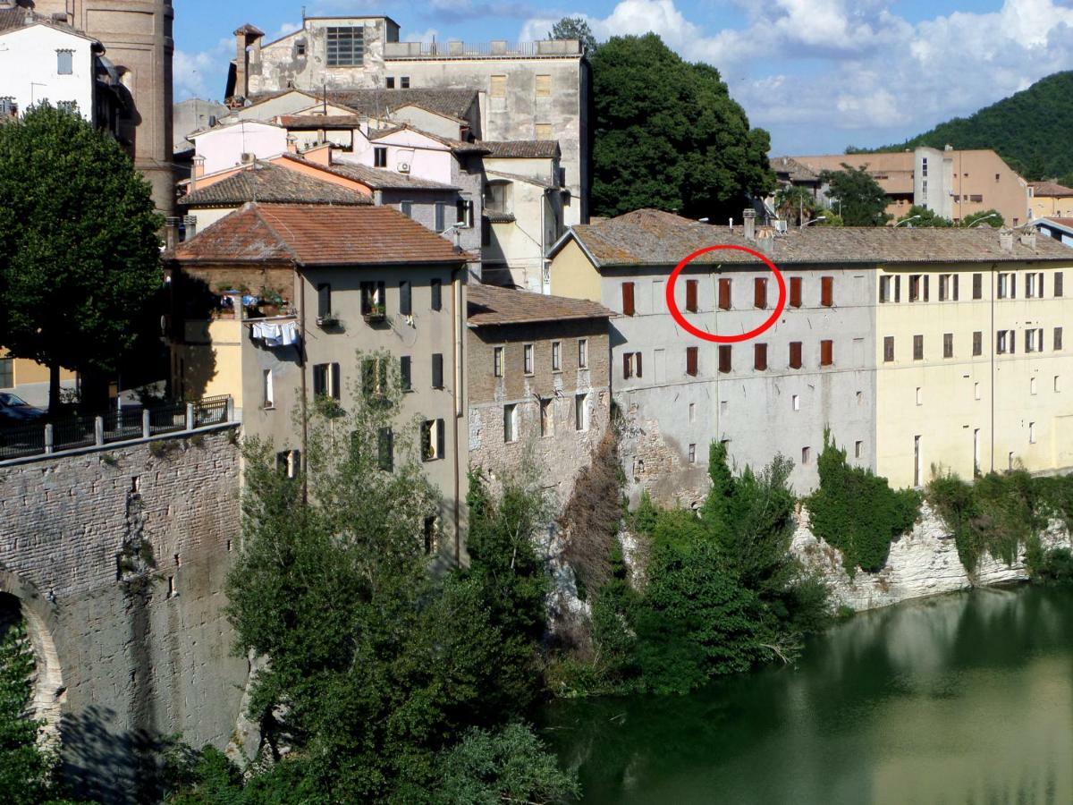 フォッソンブローネ La Finestra Sul Fiume Bed & Breakfast エクステリア 写真