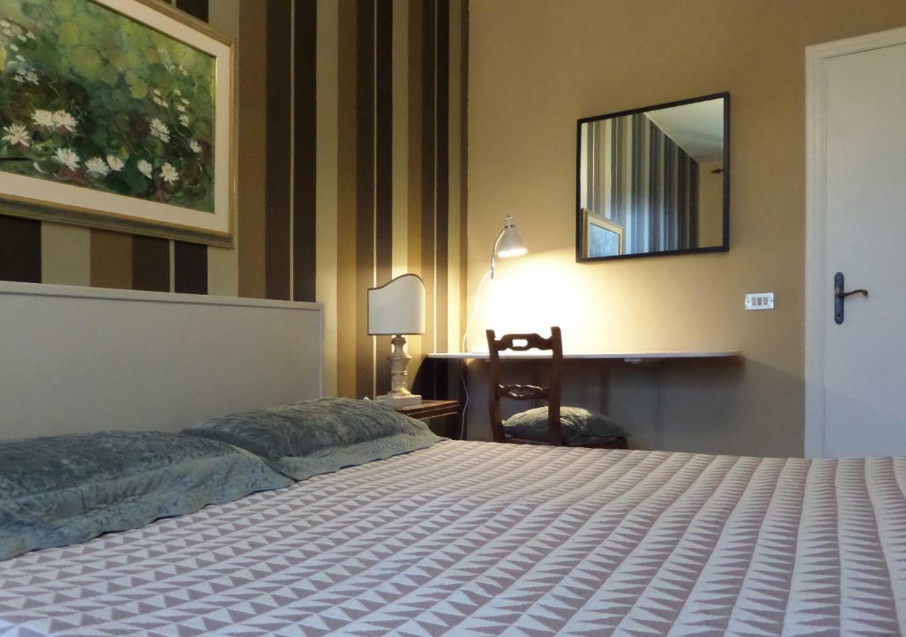 フォッソンブローネ La Finestra Sul Fiume Bed & Breakfast エクステリア 写真